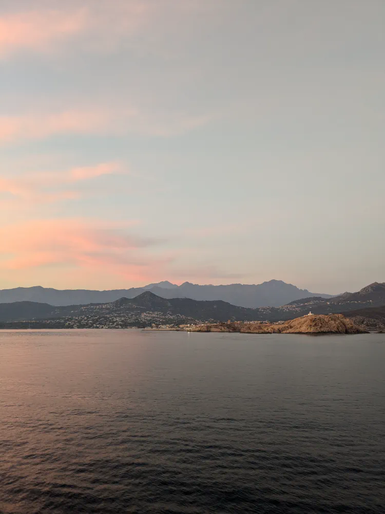 La traversée de l'île de beauté 